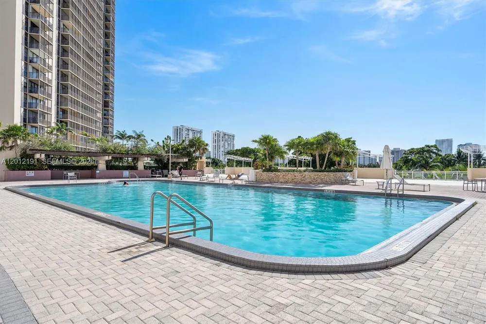 20341 W Country Club Dr #TH-11 Aventura, FL 33180