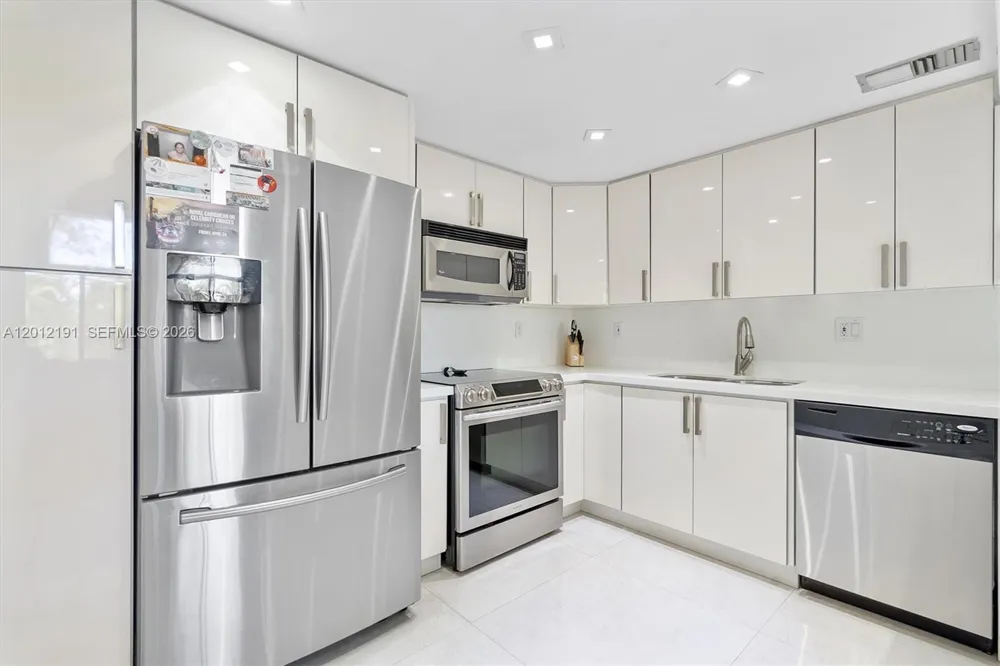 20341 W Country Club Dr #TH-11 Aventura, FL 33180