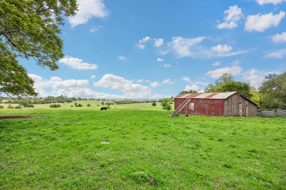 4754 Wickel Road Burton, TX 77835