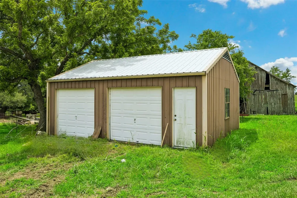 4754 Wickel Road Burton, TX 77835