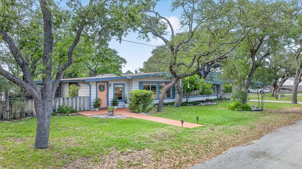 307 4th Street Fulton, TX 78358