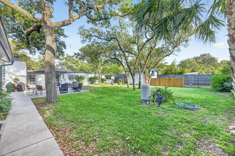 307 4th Street Fulton, TX 78358