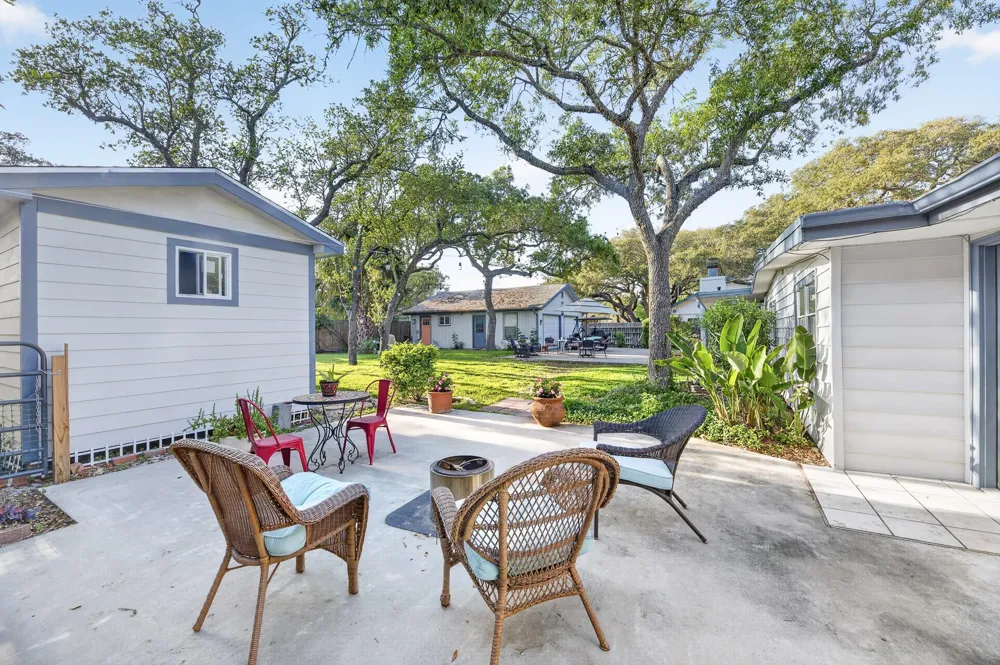 307 4th Street Fulton, TX 78358