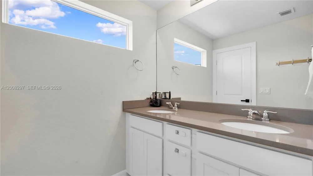 2913 Olivia Ave Lauderdale Lakes, FL 33311