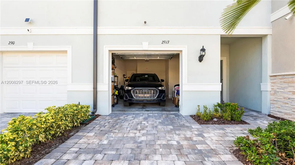 2913 Olivia Ave Lauderdale Lakes, FL 33311