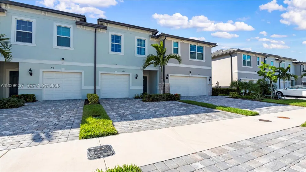 2913 Olivia Ave Lauderdale Lakes, FL 33311