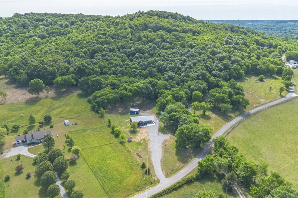 402 Cortner Hollow Rd Petersburg, TN 37144
