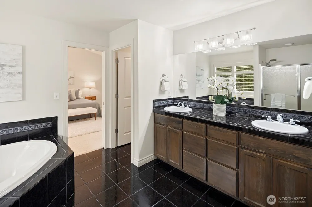 21706 Quiet Water Loop Lake Tapps, WA 98391