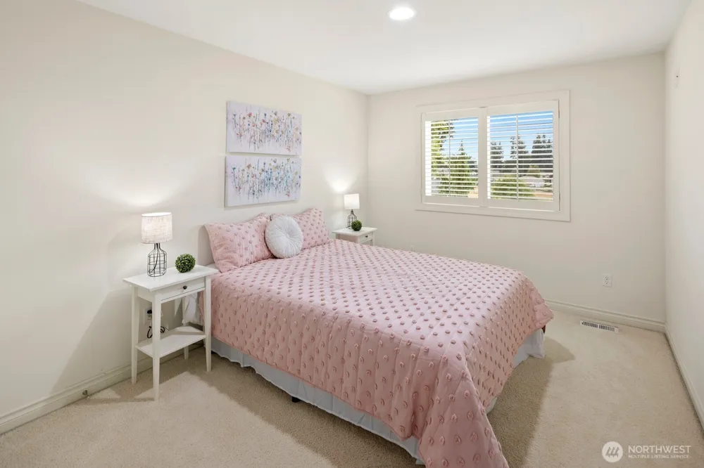 21706 Quiet Water Loop Lake Tapps, WA 98391