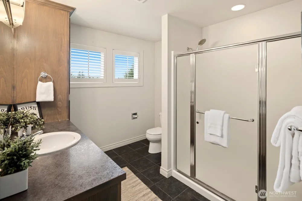 21706 Quiet Water Loop Lake Tapps, WA 98391