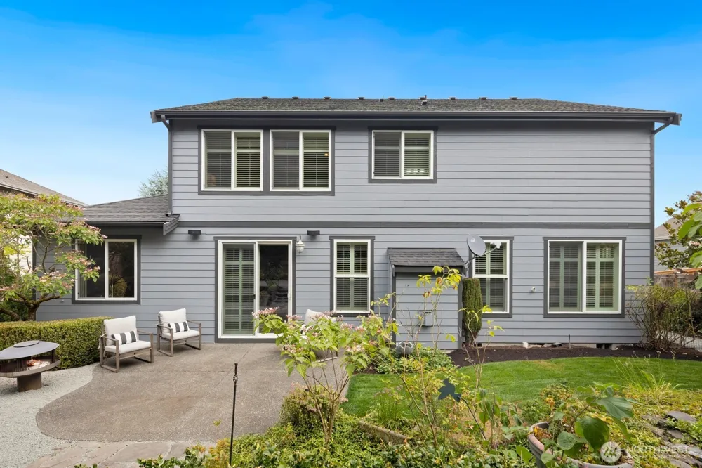 21706 Quiet Water Loop Lake Tapps, WA 98391
