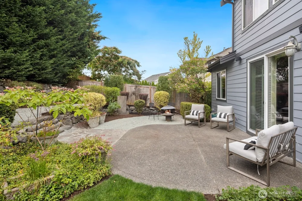 21706 Quiet Water Loop Lake Tapps, WA 98391