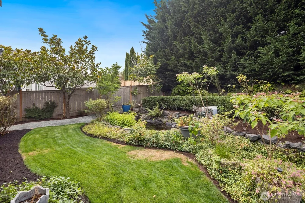 21706 Quiet Water Loop Lake Tapps, WA 98391