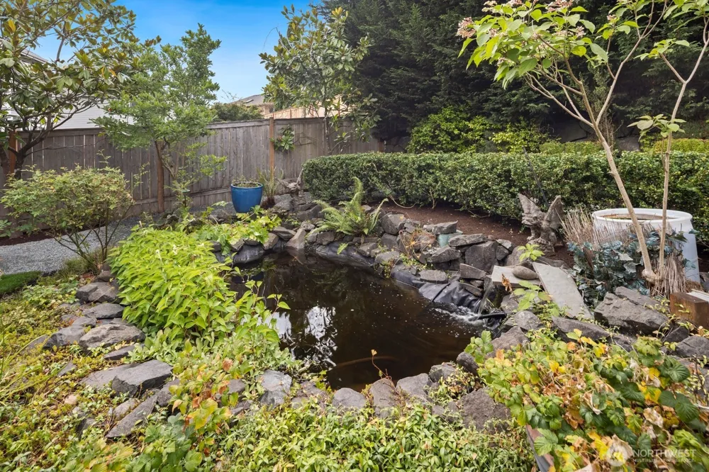 21706 Quiet Water Loop Lake Tapps, WA 98391