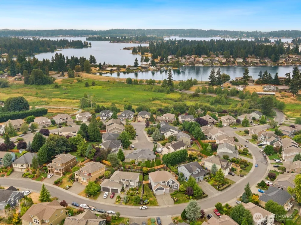 21706 Quiet Water Loop Lake Tapps, WA 98391
