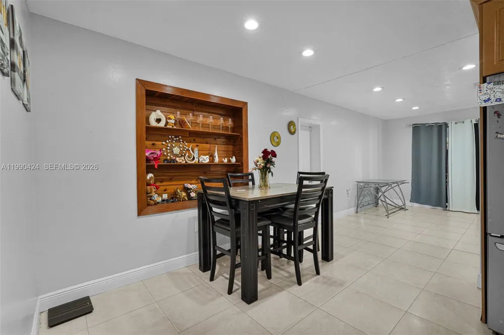 760 E 55th St Hialeah, FL 33013