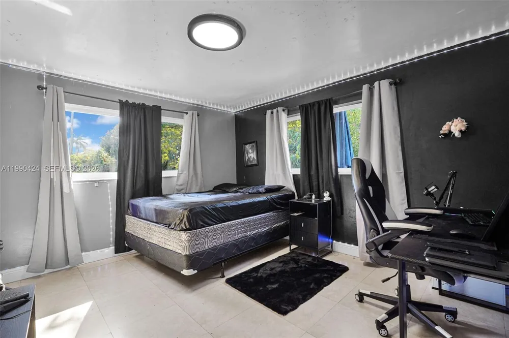 760 E 55th St Hialeah, FL 33013