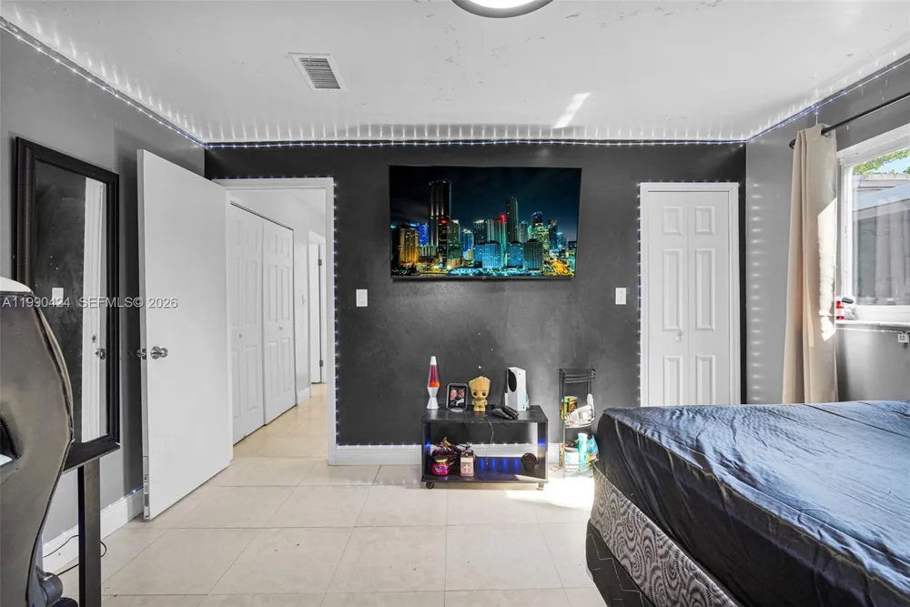 760 E 55th St Hialeah, FL 33013