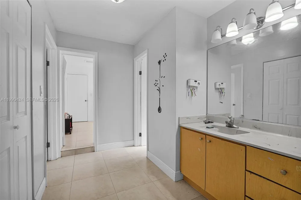 760 E 55th St Hialeah, FL 33013