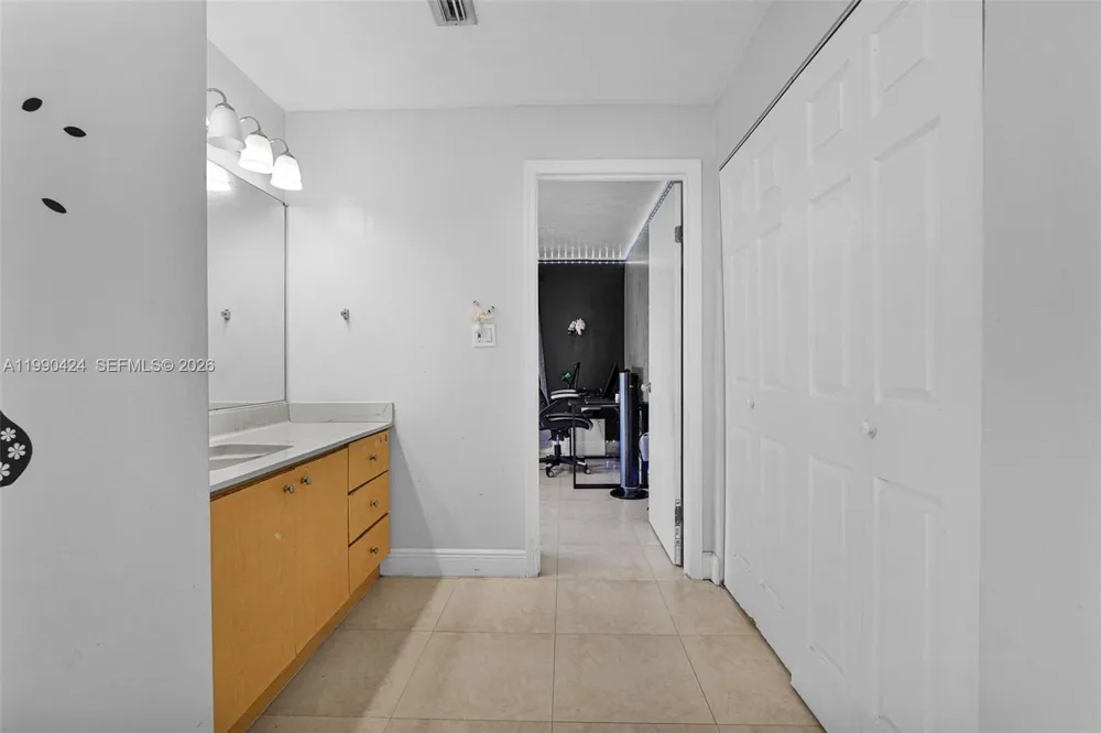 760 E 55th St Hialeah, FL 33013