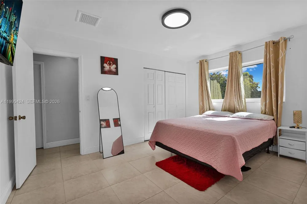760 E 55th St Hialeah, FL 33013