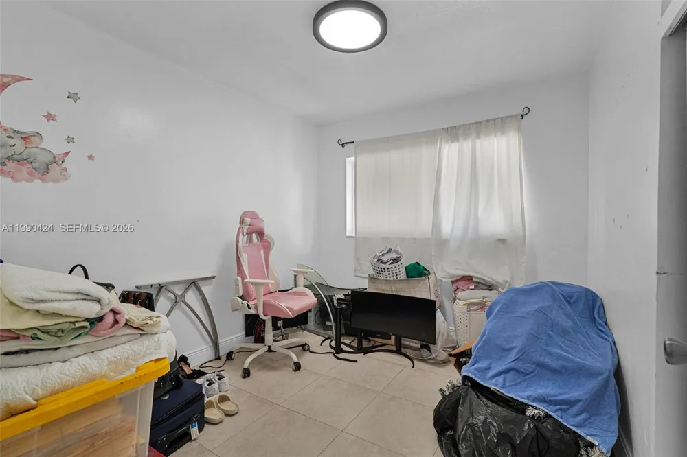 760 E 55th St Hialeah, FL 33013