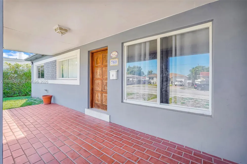 760 E 55th St Hialeah, FL 33013