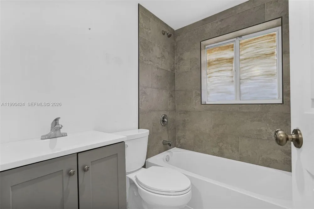 760 E 55th St Hialeah, FL 33013