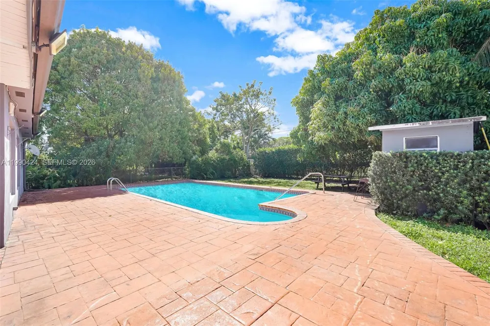760 E 55th St Hialeah, FL 33013