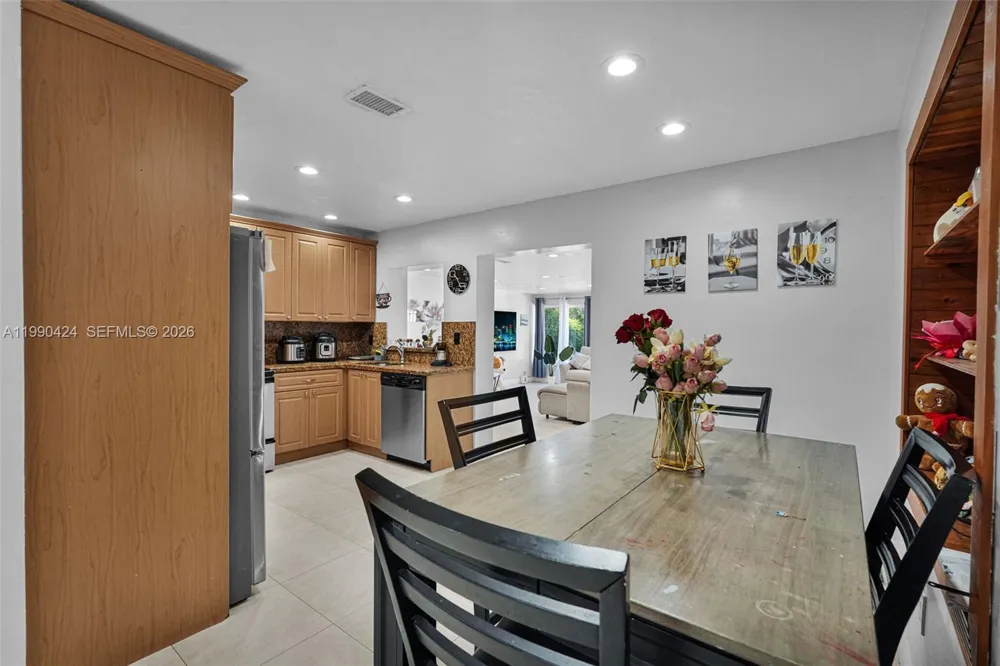 760 E 55th St Hialeah, FL 33013