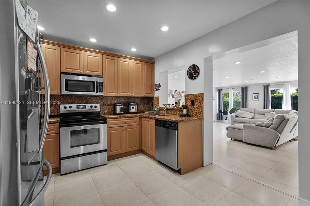 760 E 55th St Hialeah, FL 33013
