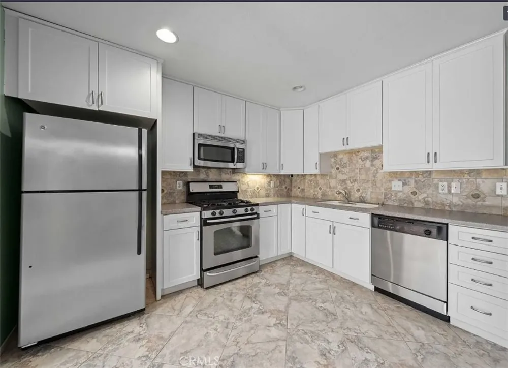 44150 30th W Lancaster, CA 93536