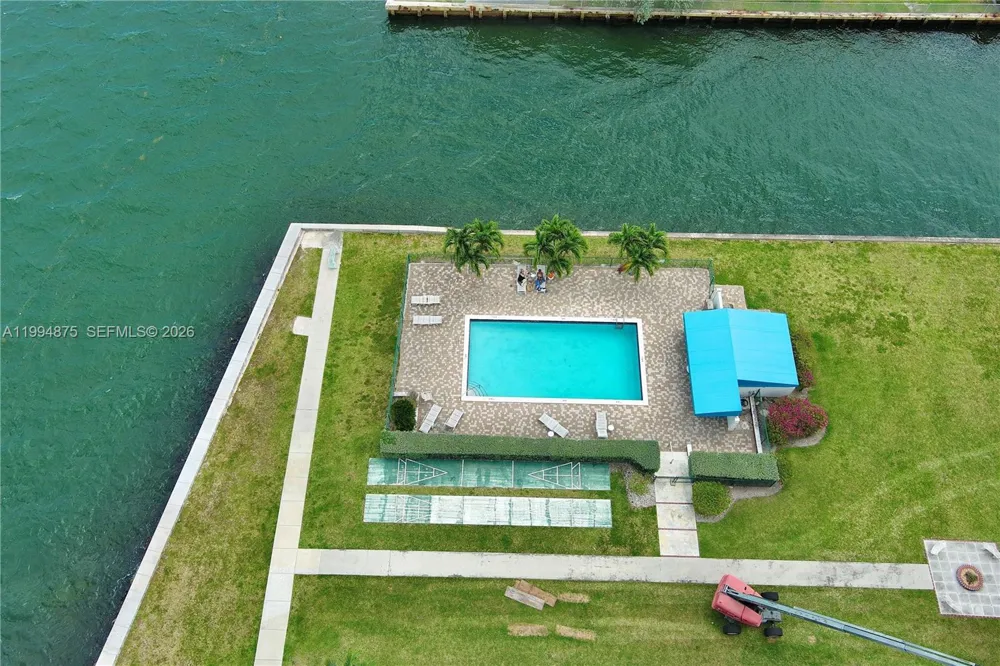 1700 NE 105th #408 Miami Shores, FL 33138