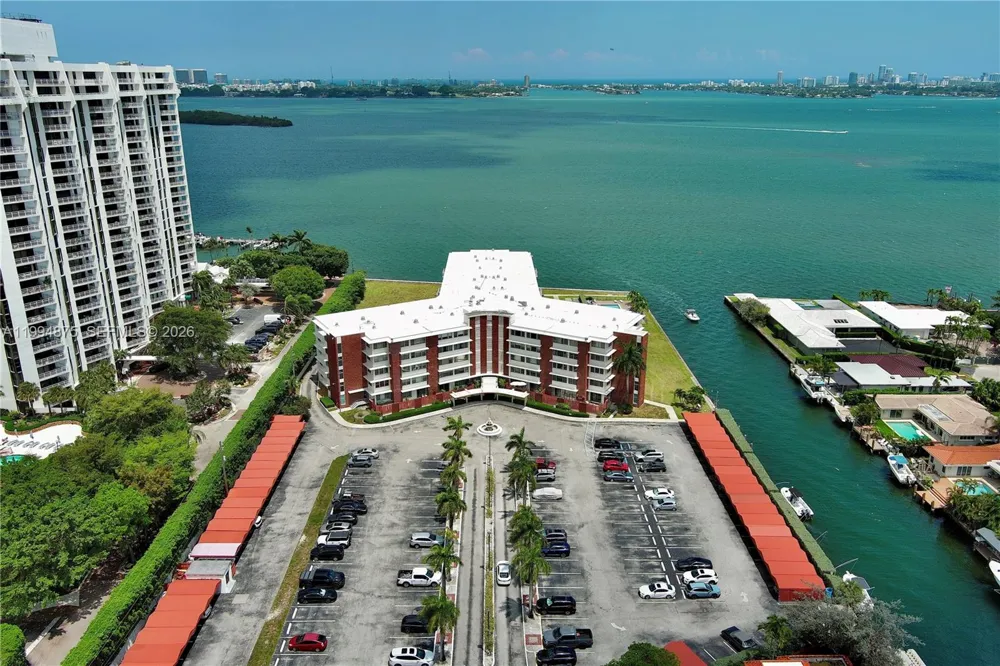 1700 NE 105th #408 Miami Shores, FL 33138