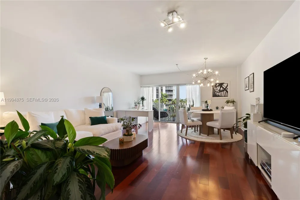 1700 NE 105th #408 Miami Shores, FL 33138