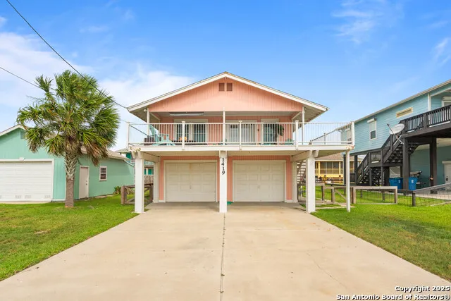 1419 S Magnolia St Rockport, TX 78382