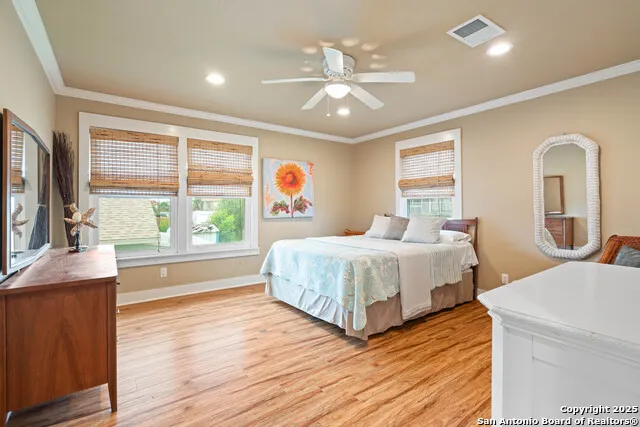 1419 S Magnolia St Rockport, TX 78382