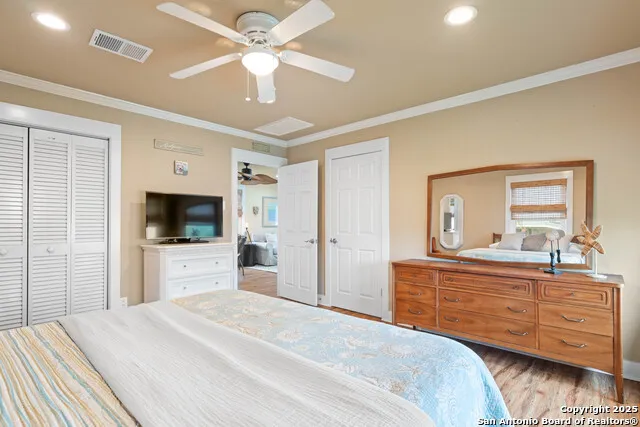1419 S Magnolia St Rockport, TX 78382