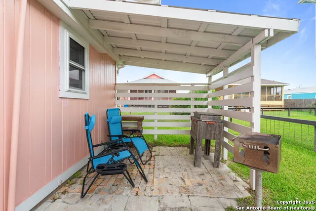 1419 S Magnolia St Rockport, TX 78382