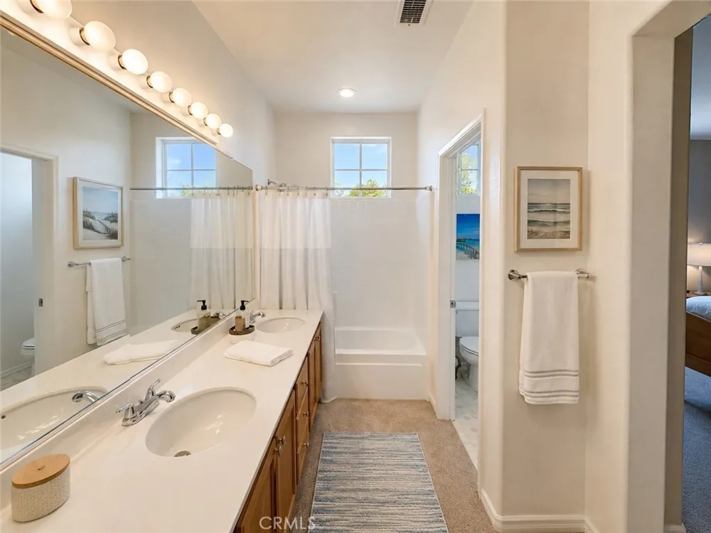 292 Edgemire Lane Simi Valley, CA 93065