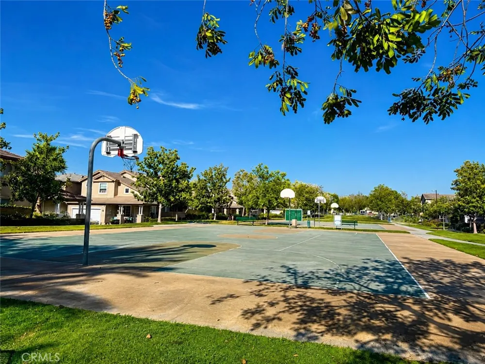 292 Edgemire Lane Simi Valley, CA 93065