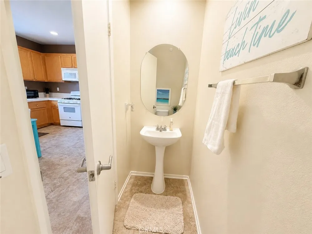 292 Edgemire Lane Simi Valley, CA 93065