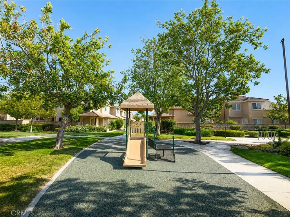 292 Edgemire Lane Simi Valley, CA 93065