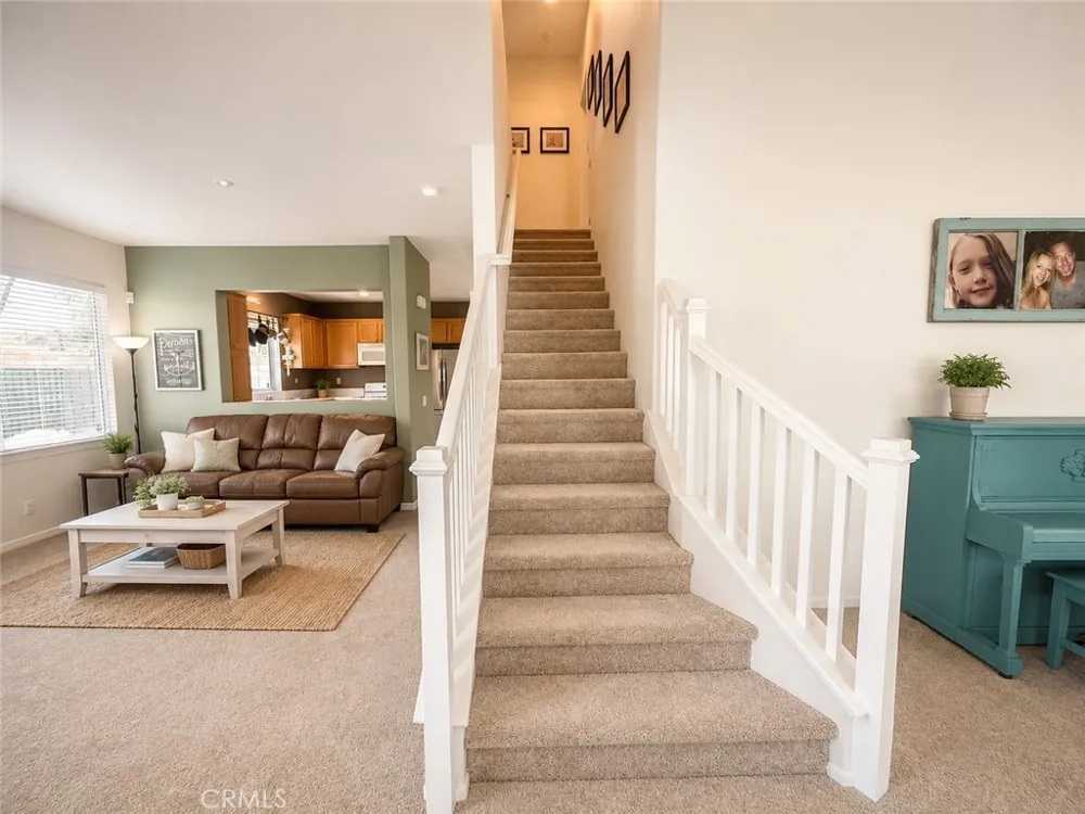 292 Edgemire Lane Simi Valley, CA 93065