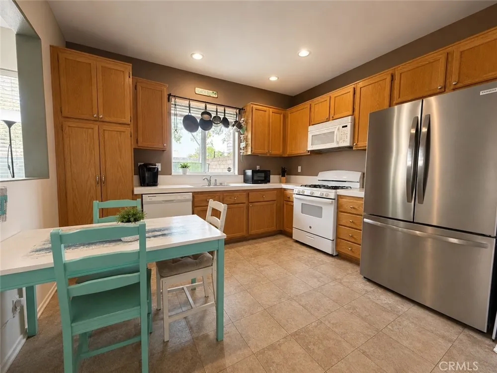 292 Edgemire Lane Simi Valley, CA 93065