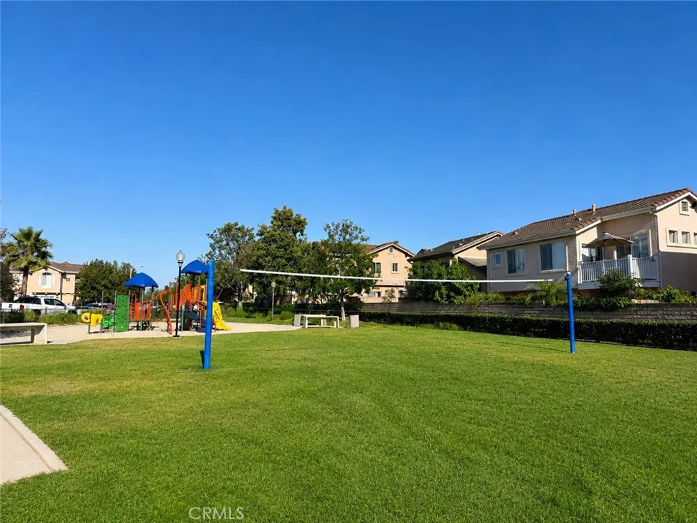 292 Edgemire Lane Simi Valley, CA 93065