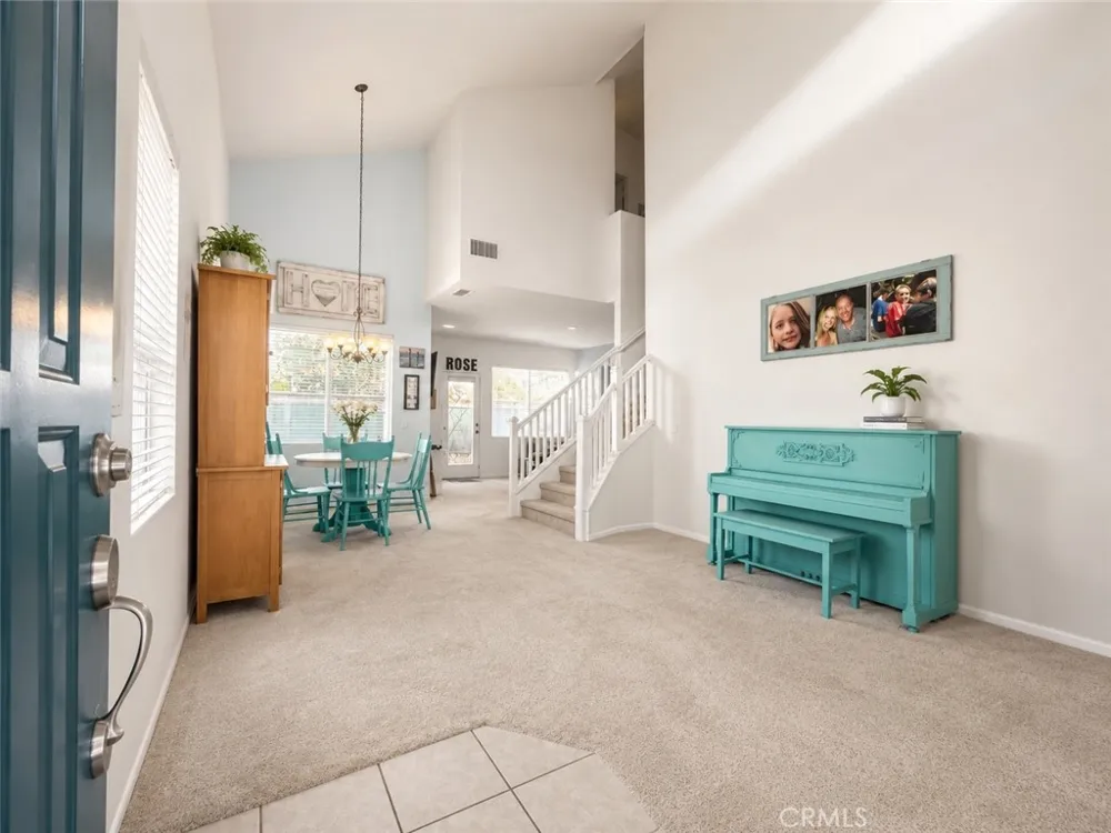 292 Edgemire Lane Simi Valley, CA 93065