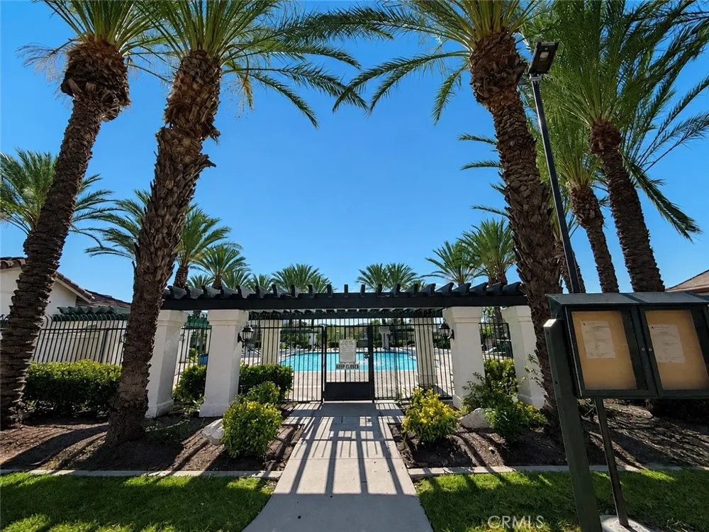 292 Edgemire Lane Simi Valley, CA 93065