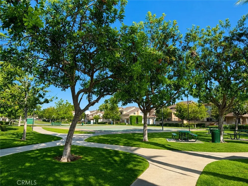 292 Edgemire Lane Simi Valley, CA 93065