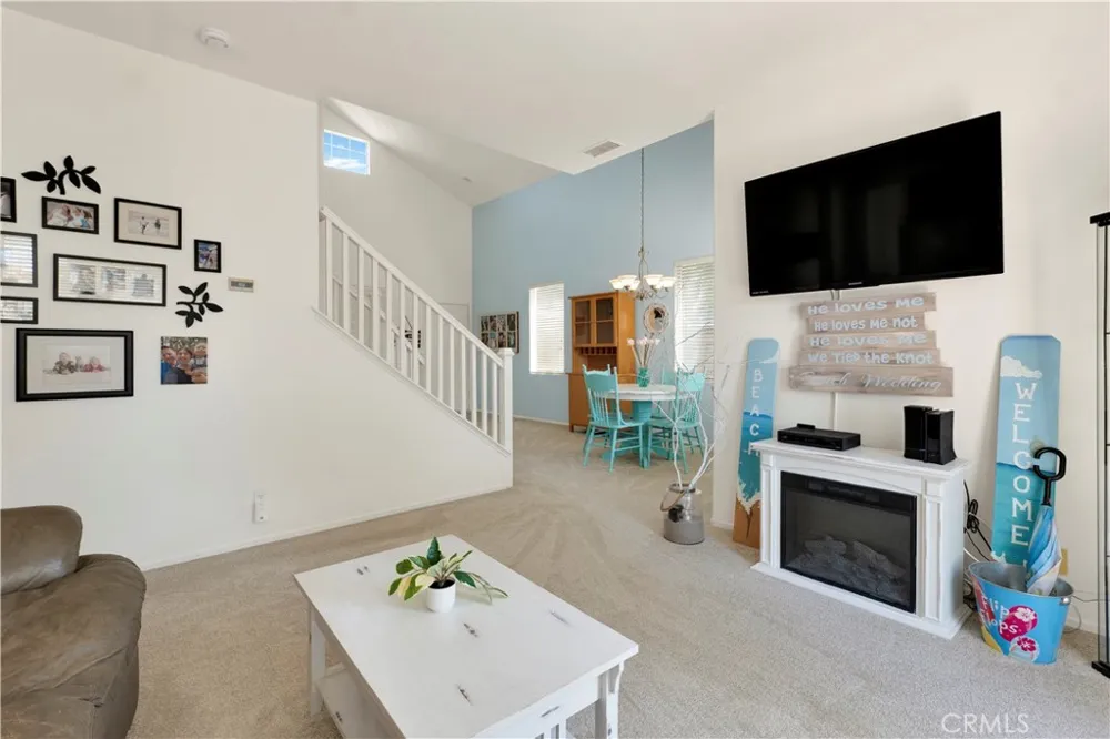 292 Edgemire Lane Simi Valley, CA 93065